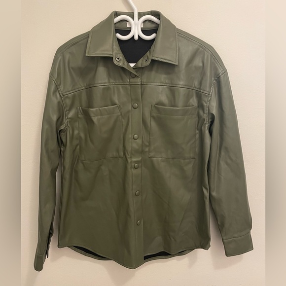 Ardene Olive Green Oversized Shacket size Small 🫒 - Picture 4 of 8